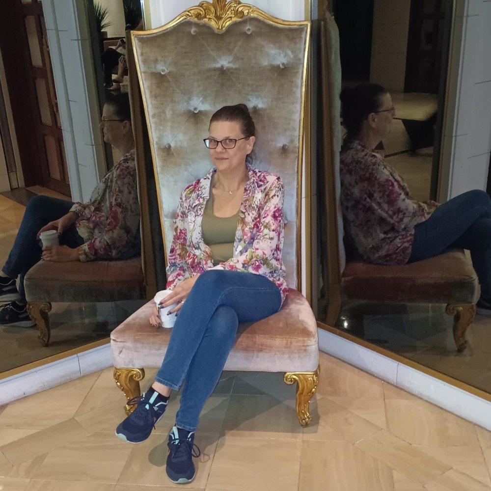 Meet your Posher, Villa